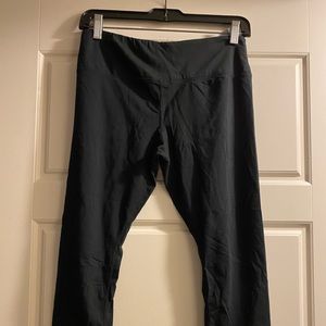 Lululemon crop leggings size 6